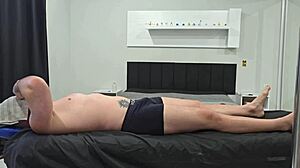 EU FINALIZEI A MASSAGEM NO CLIENTE GOSTOSO DO MEU NAMORADO!