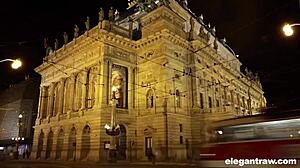 um student abroad... seeks cock to suck n fuck hard