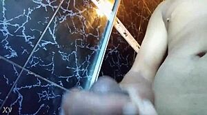 hey shemale novinha teases her pussy with putas