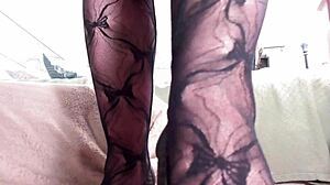 dawnskye1962 fulfills patrick's giantess request. mature curves in crotchless pantyhose tease