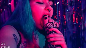 jerk off to my pretty small 18+ feet now