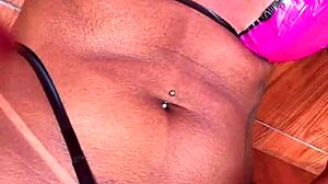 gostosa no biquíni de fita, quer ver meu oral guloso?