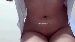 morrita mexicana envía pack con uniforme escolar tocándose rico