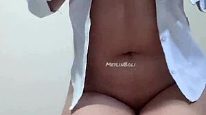 morrita mexicana envía pack con uniforme escolar tocándose rico