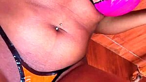 gostosa no biquíni de fita, quer ver meu oral guloso?