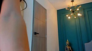 Frida klein shakes ass in sexy black lingerie