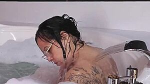 me and this venezuelan milf uh jacuzzi fuck was wild