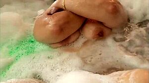 me and this venezuelan milf uh jacuzzi fuck was wild