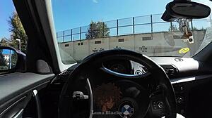 Morena cachonda fucks taxi driver cock to pay fare - luna black