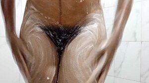 Who wants to fuck me while i piss in the bath