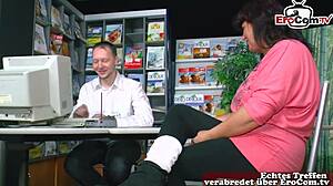 deutsche milf geht zum jobinterview und zeigt ihre kurven