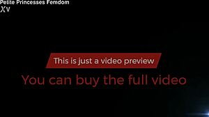 !! TIGHT YOGA PANTS Facesitting – Can Petite Mistress Kira Dominate You?!