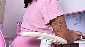 Curvy Ebony Babe Eats Farts And Works Ass