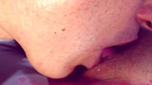 Velho NERD Chupando A NOVINHA Bucetuda With Small Tits