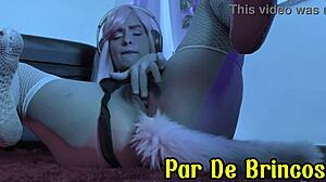 Ela Brinca Buceta Com Plug Anal Na Rua