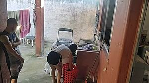 Esposa left maid couldn't resist my erect cock