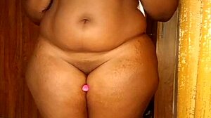 Hot ebony babe shakes huge ass. She squirts wildly in amateur action.