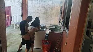 Esposa left maid couldn't resist my erect cock