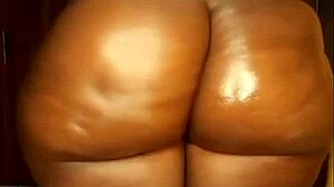 Hot ebony babe shakes huge ass. She squirts wildly in amateur action.