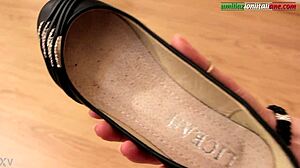 violet milf chats foot fetish straight to you