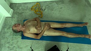 Yoga Wank Strips Mature Homemade Bedroom Cfnm European Pornstar Clothes Ripped 7m26s