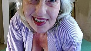 WOW! Dawnskye1962's sexy mature bedtime pussy romp explodes!