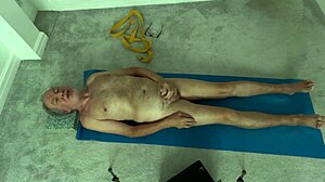 Yoga Wank Strips Mature Homemade Bedroom Cfnm European Pornstar Clothes Ripped 7m26s