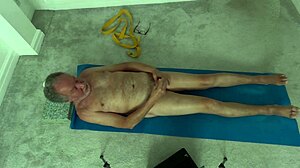 Yoga Wank Strips Mature Homemade Bedroom Cfnm European Pornstar Clothes Ripped 7m26s