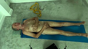 Yoga Wank Strips Mature Homemade Bedroom Cfnm European Pornstar Clothes Ripped 7m26s