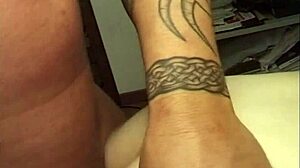 voglio fottere la fica e il culo della nuova segretaria italiana hairy