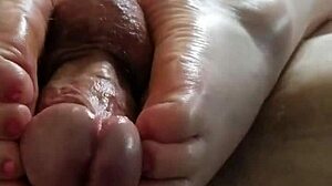 Joan Day's Plump Ass Delivers Teasing Footjob Bliss