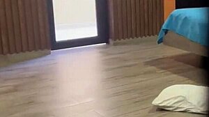 Padrastro Espía Hijastra Urgándose Culo Y Se Pajea