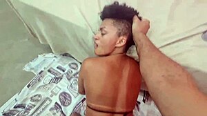 minha meia-irmã chupa e dá o cu gostoso