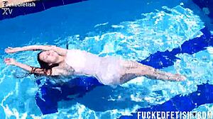 yessica bunny's shaved pussy pulses underwater post contractions