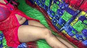 desi bhabhi fingers wet pussy quick horny session