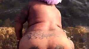 Hazelnutxxx shakes big ebony ass wildly