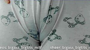 curvy milf's camel toe spreads juicy big pussy lips wide squirting