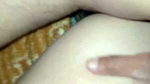 me encanta como mueve su jugosa y pretty pussy encima de mi verga