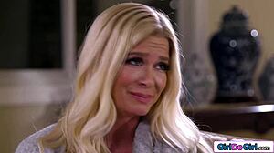 Stepdaughter's tongue revives stepmom's steamy lesbian memories