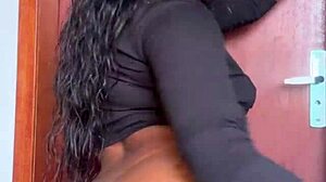 hey babe eat my juicy latina ass right now