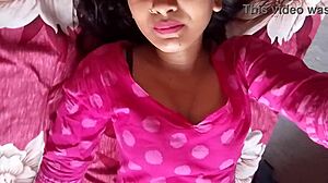 Curvy Indian Desi Bhabhi Flaunts Assets To Boyfriend