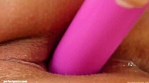 hannah hunter goes solo fingering her wet pussy gonzo style on camera