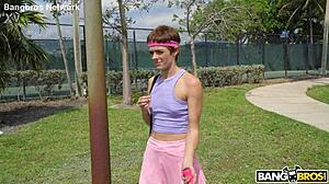 Semi-pro anal star takes shaved pussy creampie