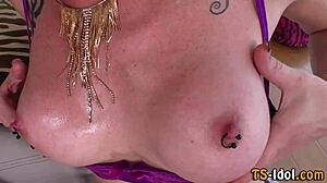 I suck that black dick so good!