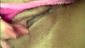 me masturbo rico con mi dildo favorito, que delicia