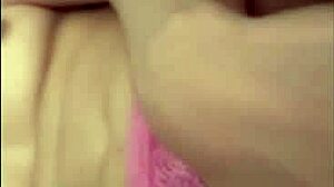 me masturbo rico con mi dildo favorito, que delicia