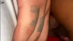 esposa sendo seguida e dando pro cara que a seguiu na rua