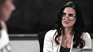 Teen cheerleader fucks teacher's stepson anal for grades