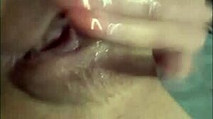 mexicana caliente se masturba con dildo pidiendo verga gruesa