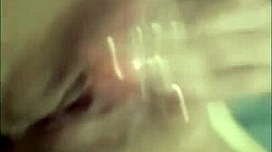 mexicana caliente se masturba con dildo pidiendo verga gruesa